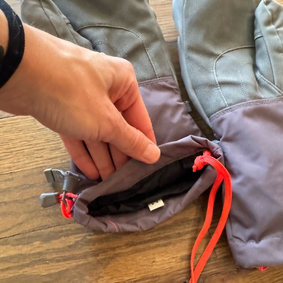 The North Face mittens female size M - Picture 3 of 7